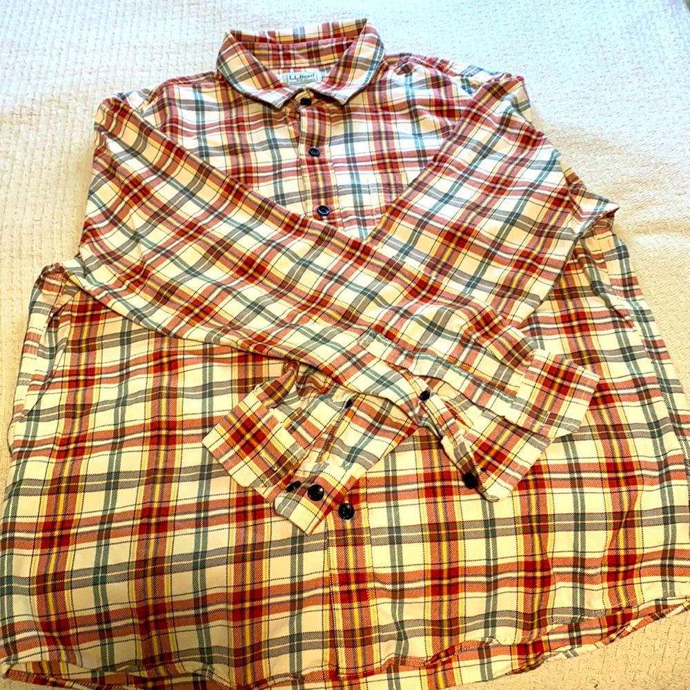 Long sleeve casual button up shirt